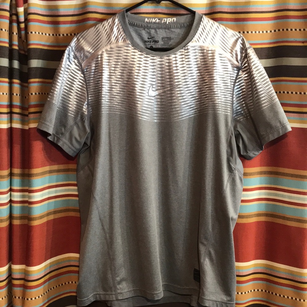 NWOT Nike Tee